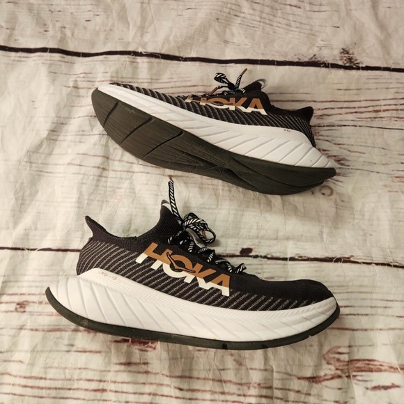 JUST PURCHASED OFF OF POSH MARK, sadly they are too big.
*original seller pics - Picture 5 of 9